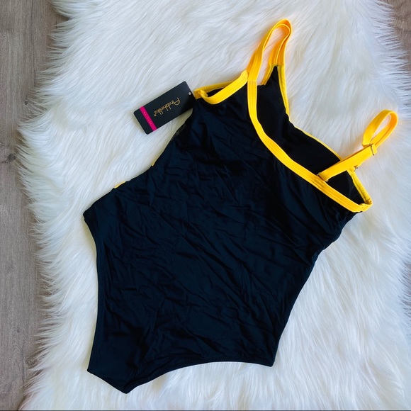 NWT Women’s One Piece Swimsuit - Picture 6 of 8